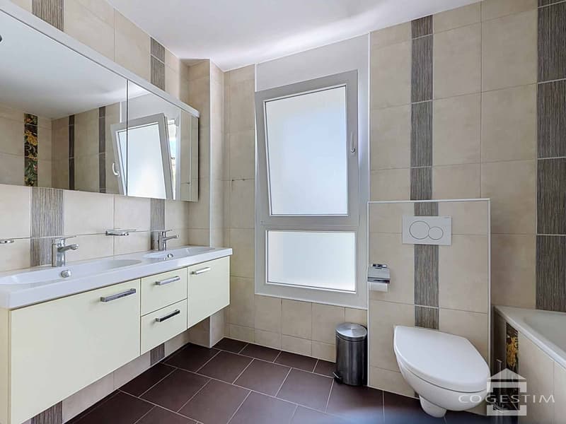 Spacieux 6.5 pièces en duplex avec vue dégagée (10)