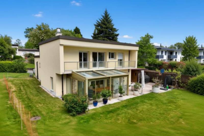 Dans un cadre serein et verdoyant charmante maison individuelle à deux pas du centre-ville (1)