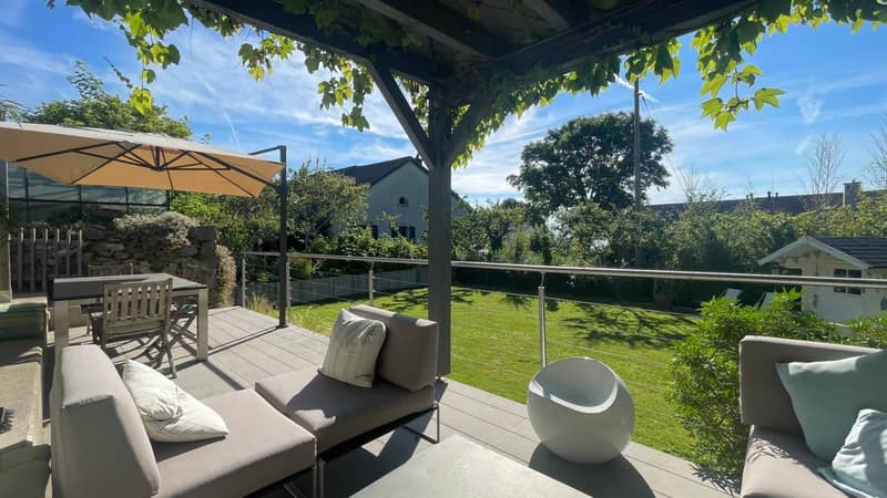 Maison de village mitoyenne de 6.5 pièces entièrement rénovée (2)