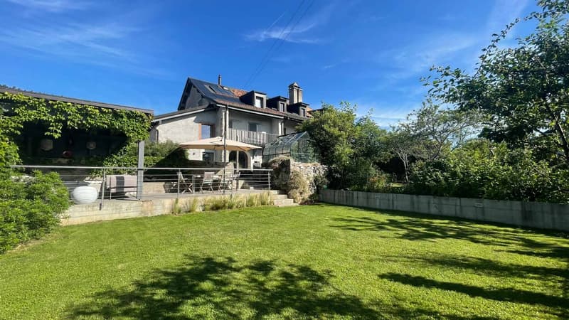 Maison de village mitoyenne de 6.5 pièces entièrement rénovée (1)