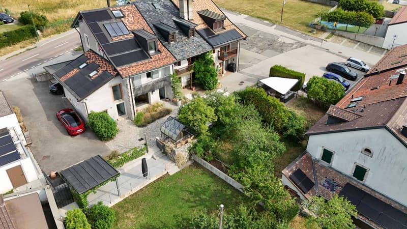Maison de village mitoyenne de 6.5 pièces entièrement rénovée (7)