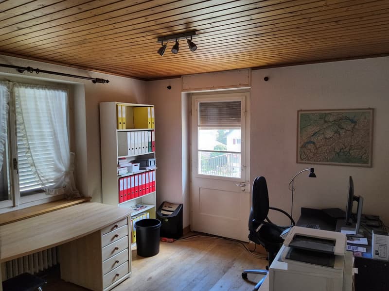 Casa di 8,5 locali con ristorante e riserva di terreno edificabile (12)