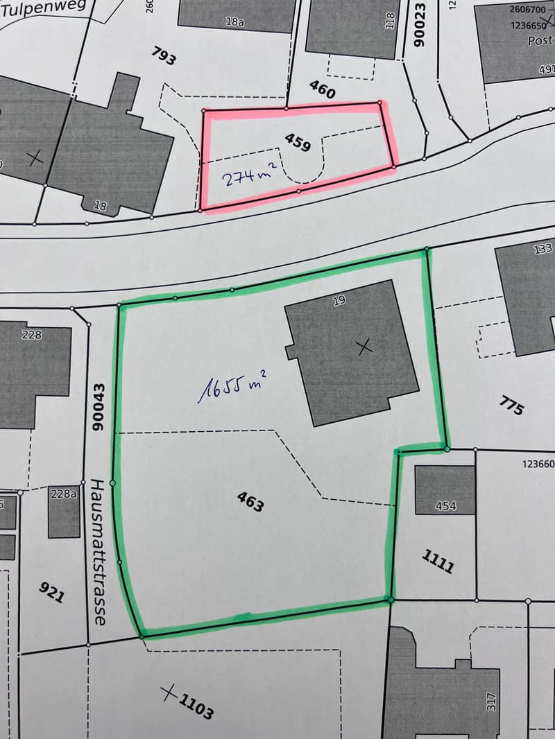 Plots and their dimensions with 274m² and 1655m², street names mentioned