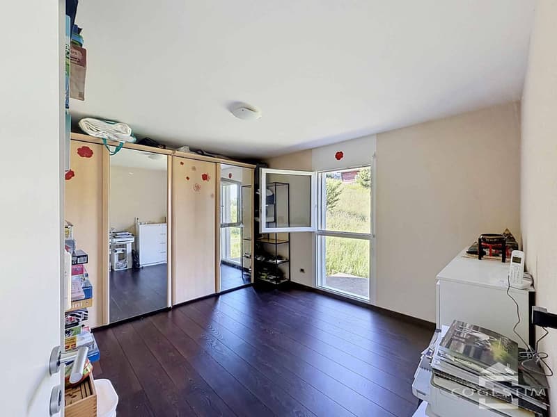 Villa mitoyenne contemporaine de 6.5 pièces (10)