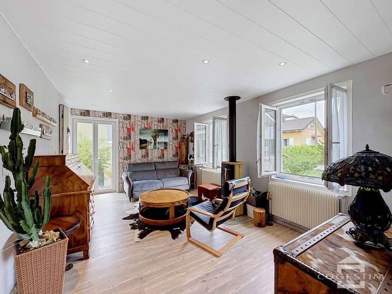 Charming single-storey house (2)