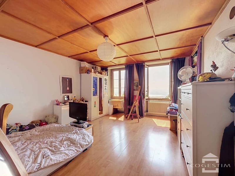 Charmante maison familiale avec grange et dépendance privée (3)