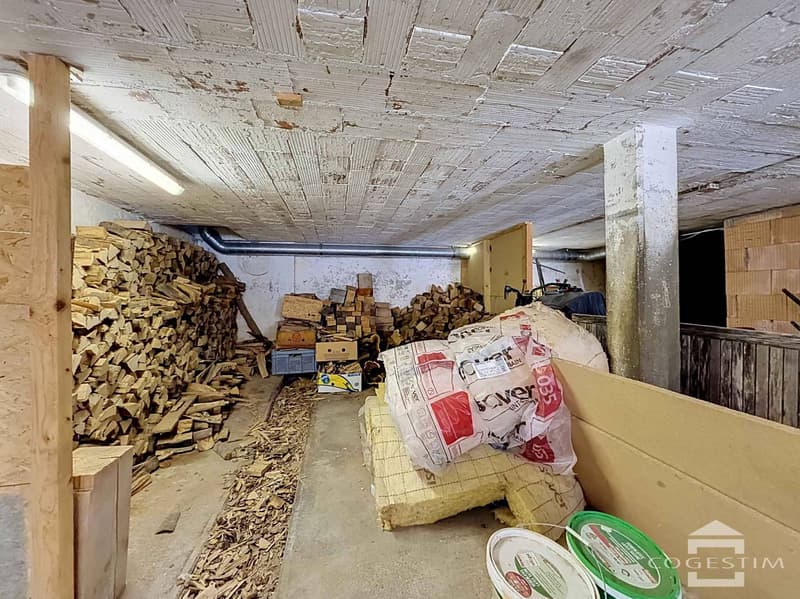 Charmante maison familiale avec grange et dépendance privée (9)