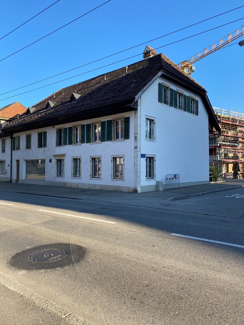 Büroraum mit Balkon zu vermieten (2)