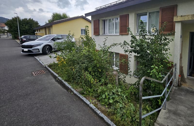 Parcheggio esterno in affitto (2)