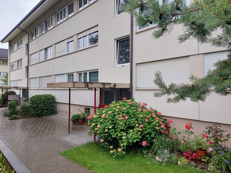 Parcheggio esterno in affitto (1)
