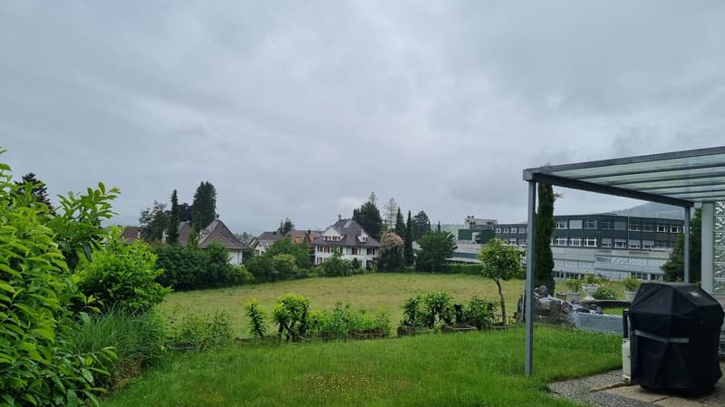 Maison mitoyenne avec vue sur la montagne et beau jardin (5)
