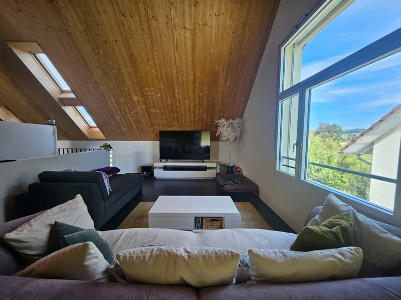 Charmante 4.5-Zimmer-Maisonette-Wohnung in Kirchberg (2)