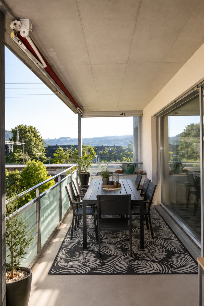 Charmante 5.5-Zimmer-Wohnung mit Balkon und herrlicher Aussicht in Rubigen (4)