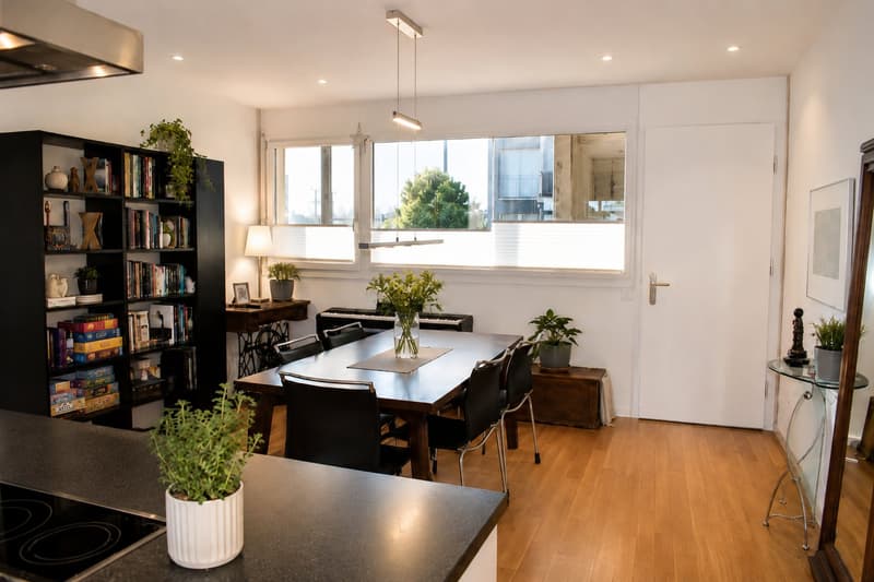 Charmante 5.5-Zimmer-Wohnung mit Balkon und herrlicher Aussicht in Rubigen (10)