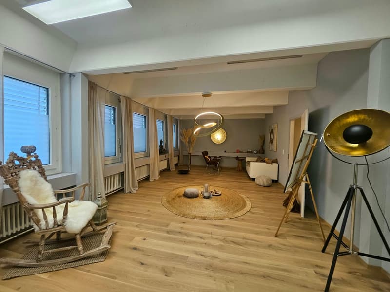 Helles Büro oder Praxis an ruhiger Lage in Aarberg (1)