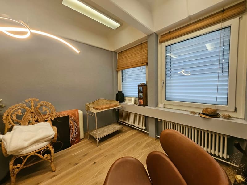 Helles Büro oder Praxis an ruhiger Lage in Aarberg (3)
