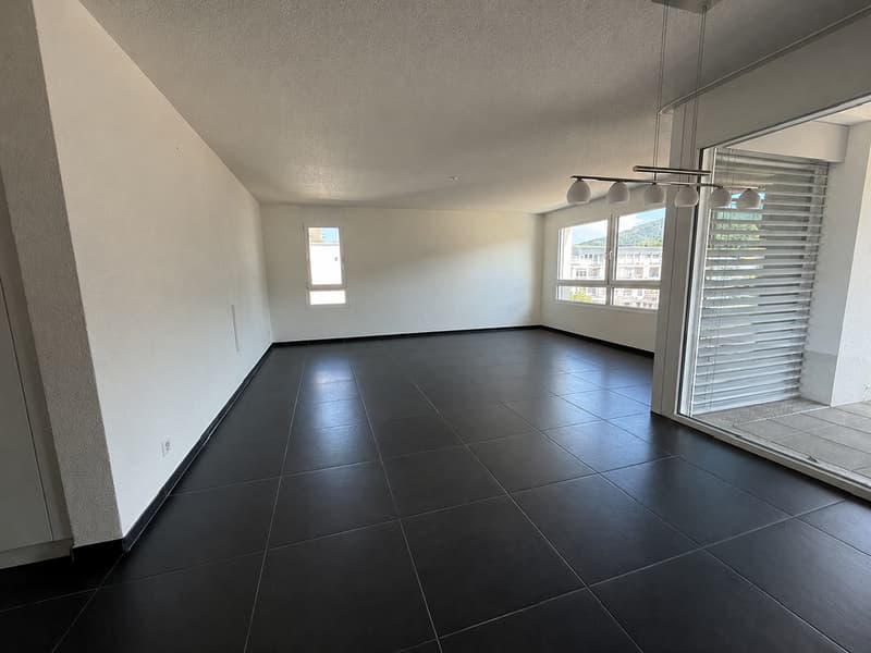 Moderne 4.5 Zimmer-Wohnung mit Balkon und schöner Aussicht in Dulliken (2)