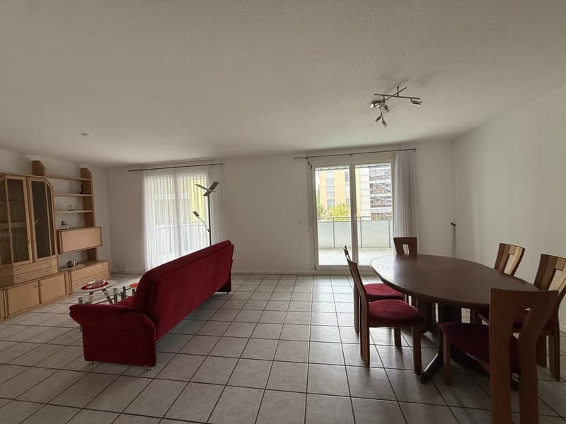 Grosszügige 5.5-Zimmer-Wohnung mit Balkon und schöner Aussicht in Obergösgen (3)