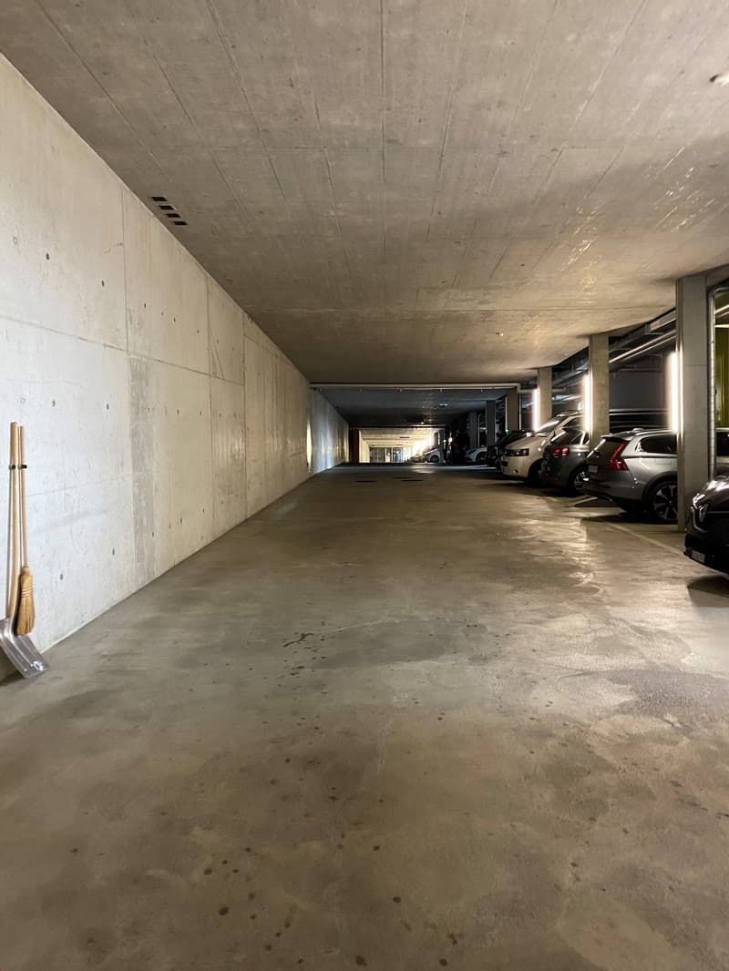 Tiefgaragenplatz zu vermieten (2)