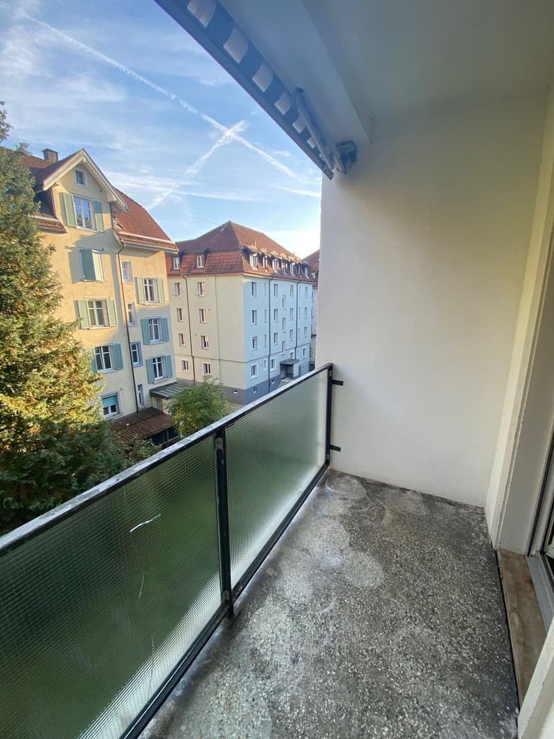 Helle 4-Zimmer-Wohnung mit Balkon und schöner Aussicht in St. Gallen (5)