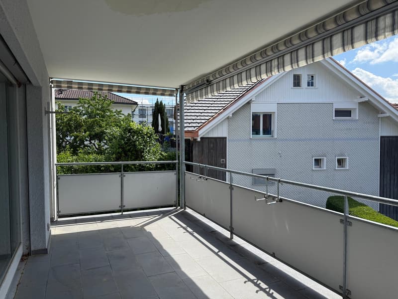Appartamento luminoso e tranquillo di 4,5 locali con ampio balcone (1)