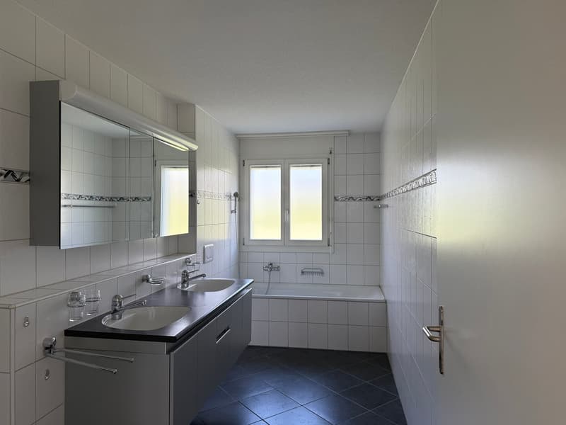 Appartamento luminoso e tranquillo di 4,5 locali con ampio balcone (6)