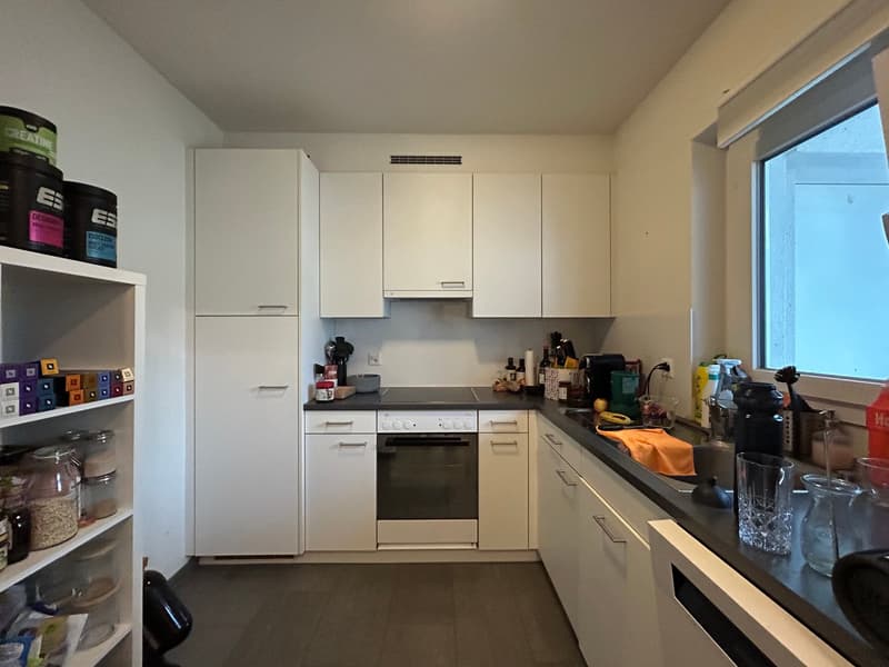 Urbanes Wohnen mit Weitblick: Helle 3.5-Zimmerwohnung im Herzen von Thun (3)