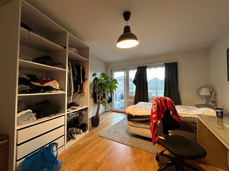 Urbanes Wohnen mit Weitblick: Helle 3.5-Zimmerwohnung im Herzen von Thun (4)