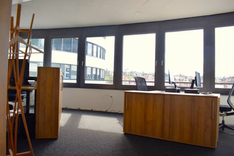 Uffici completamente attrezzati con alto standard di costruzione (3)