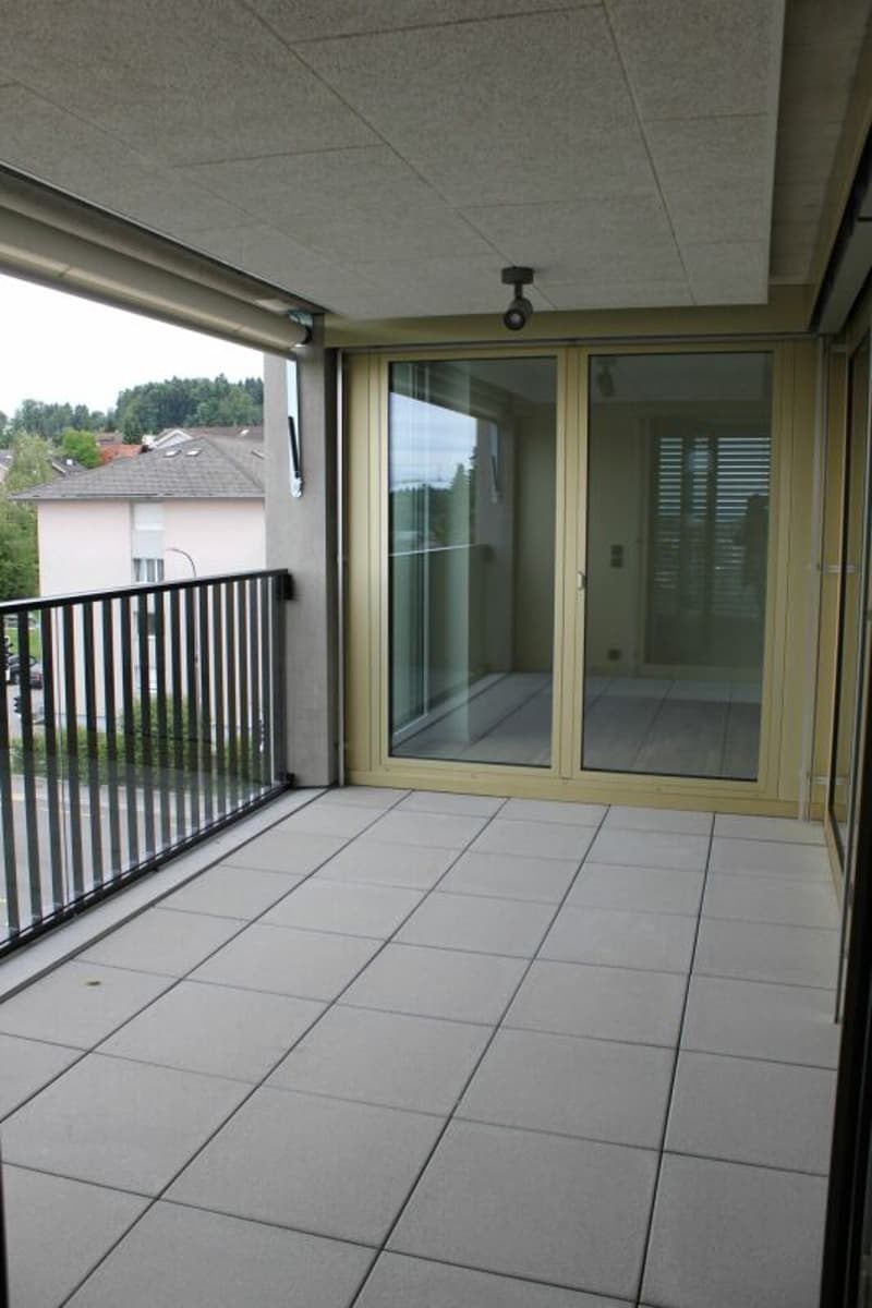 Top modern 3.5-room apartment in the center of Wittenbach (8)