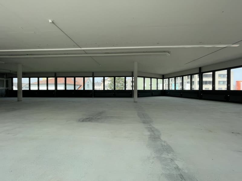 Espace commercial avec possibilités d'utilisation polyvalentes (4)