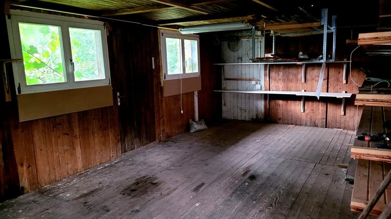 Maison de jardin * Salle de loisirs * Salle de bricolage * (seules les activités calmes sont autorisées) (2)