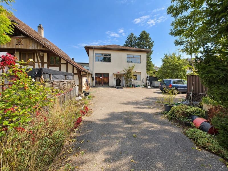 Mehrfamilienhaus mit angebautem Gewerbeteil (4)
