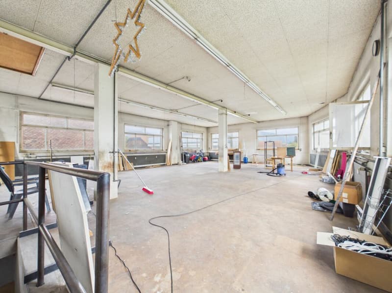 Mehrfamilienhaus mit angebautem Gewerbeteil (5)