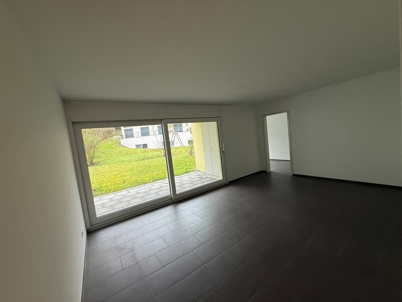 Appartement attractif de 3,5 pièces avec terrasse et jardin à Safenwil (10)