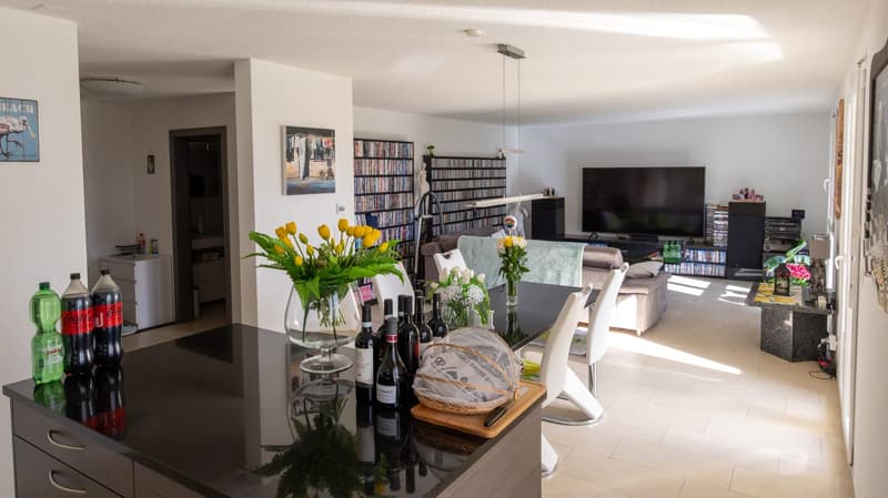 Charmante 3.5-Zimmer-Wohnung mit Balkon und herrlicher Aussicht in Lostorf (6)
