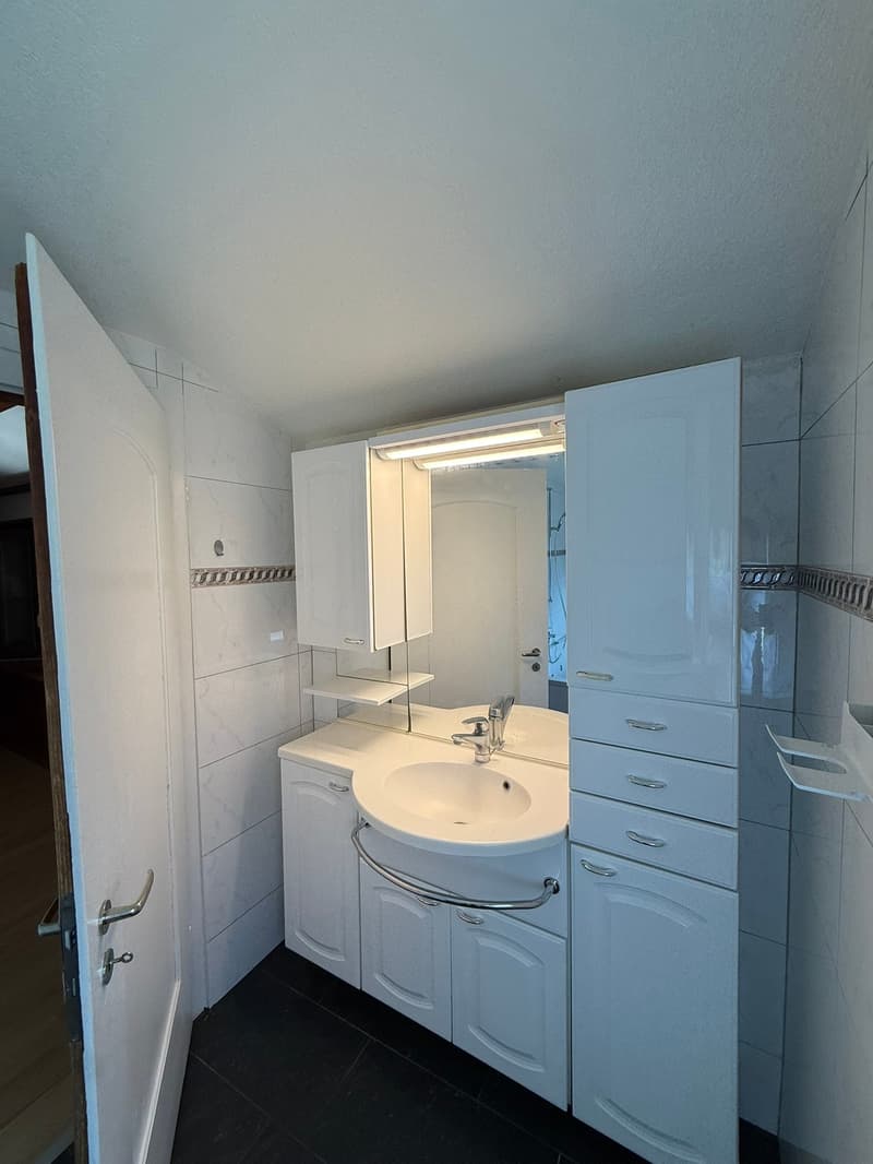 GROSSZÜGIGE 5-ZIMMER-WOHNUNG IN OFTRINGEN (6)