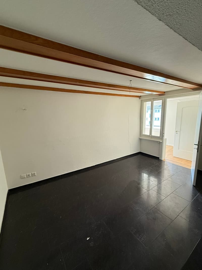 GROSSZÜGIGE 5-ZIMMER-WOHNUNG IN OFTRINGEN (7)