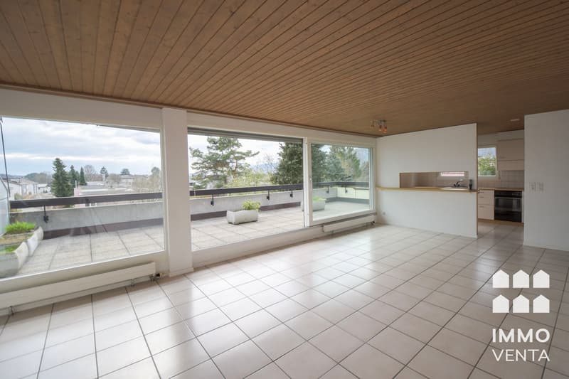 Helle Attika-Wohnung mit Terrasse und Aussicht in Ipsach (4)