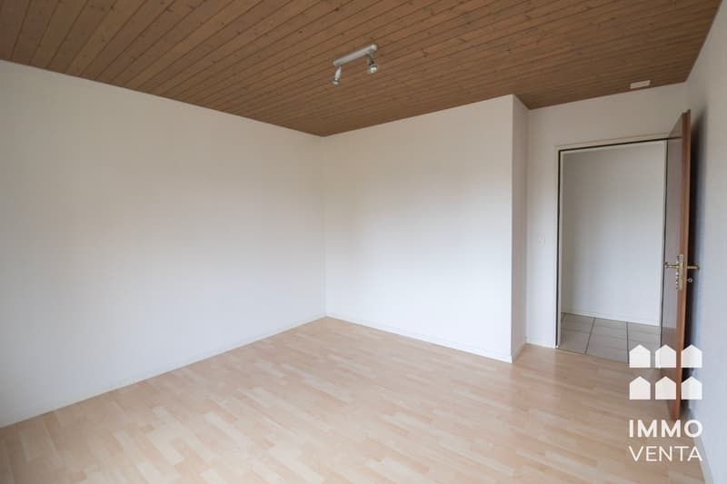 Helle Attika-Wohnung mit Terrasse und Aussicht in Ipsach (13)