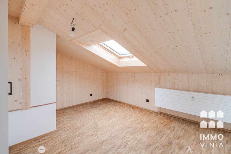 Exklusive 2.5-Zi.-Dachwohnung mit Terrasse in Biel | App. 2,5 pièces avec terrasse à Bienne (6)
