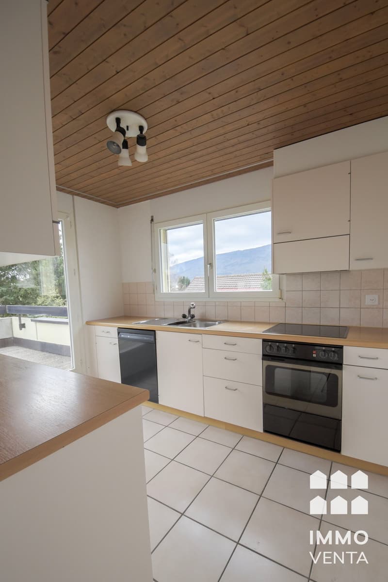 Helle Attika-Wohnung mit Terrasse und Aussicht in Ipsach (7)