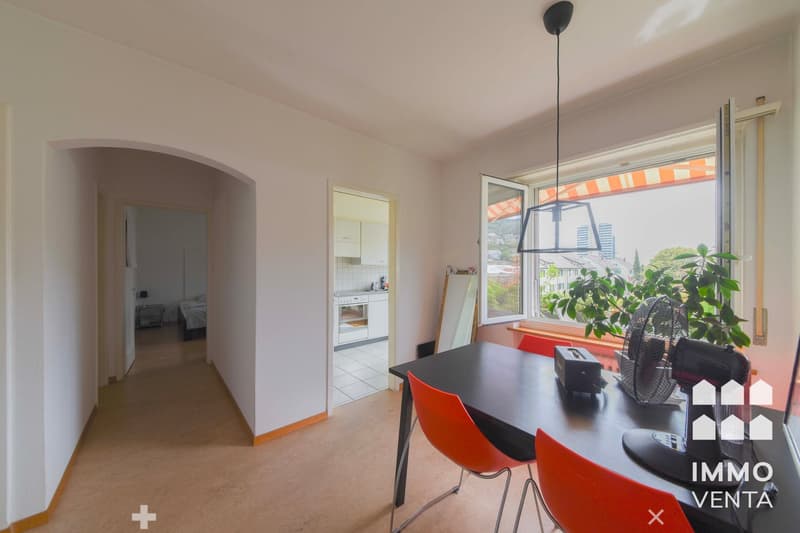 Attraktive 2-Zimmer-Altbauwohnung mit Balkon in Biel (7)