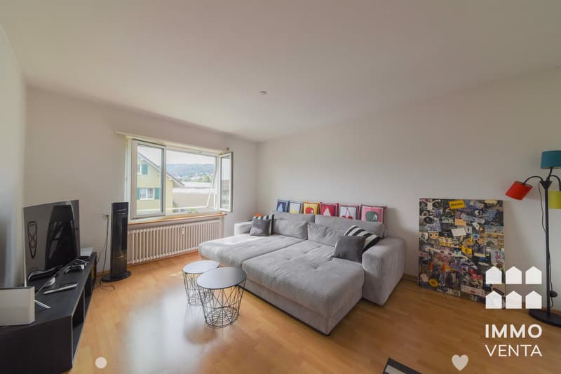 Attraktive 2-Zimmer-Altbauwohnung mit Balkon in Biel (3)