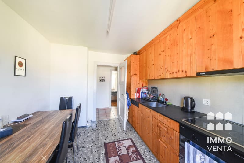 Grosszügige 3.5-Zimmer-Wohnung im 3. OG in Biel (2)