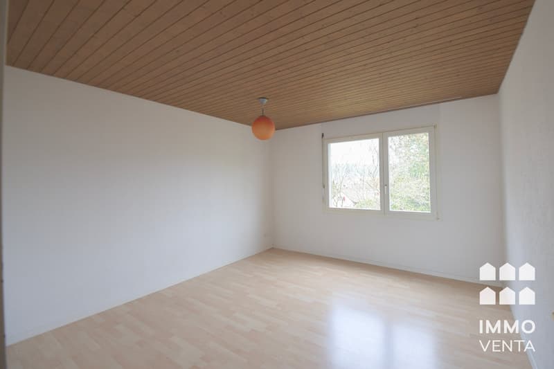 Helle Attika-Wohnung mit Terrasse und Aussicht in Ipsach (11)
