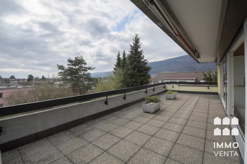 Helle Attika-Wohnung mit Terrasse und Aussicht in Ipsach (3)