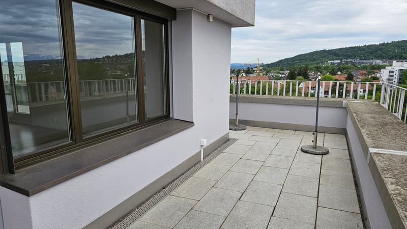 Moderne 3.5-Zimmer-Dachwohnung mit Stadtblick in Zürich am Bucheggplatz (8)
