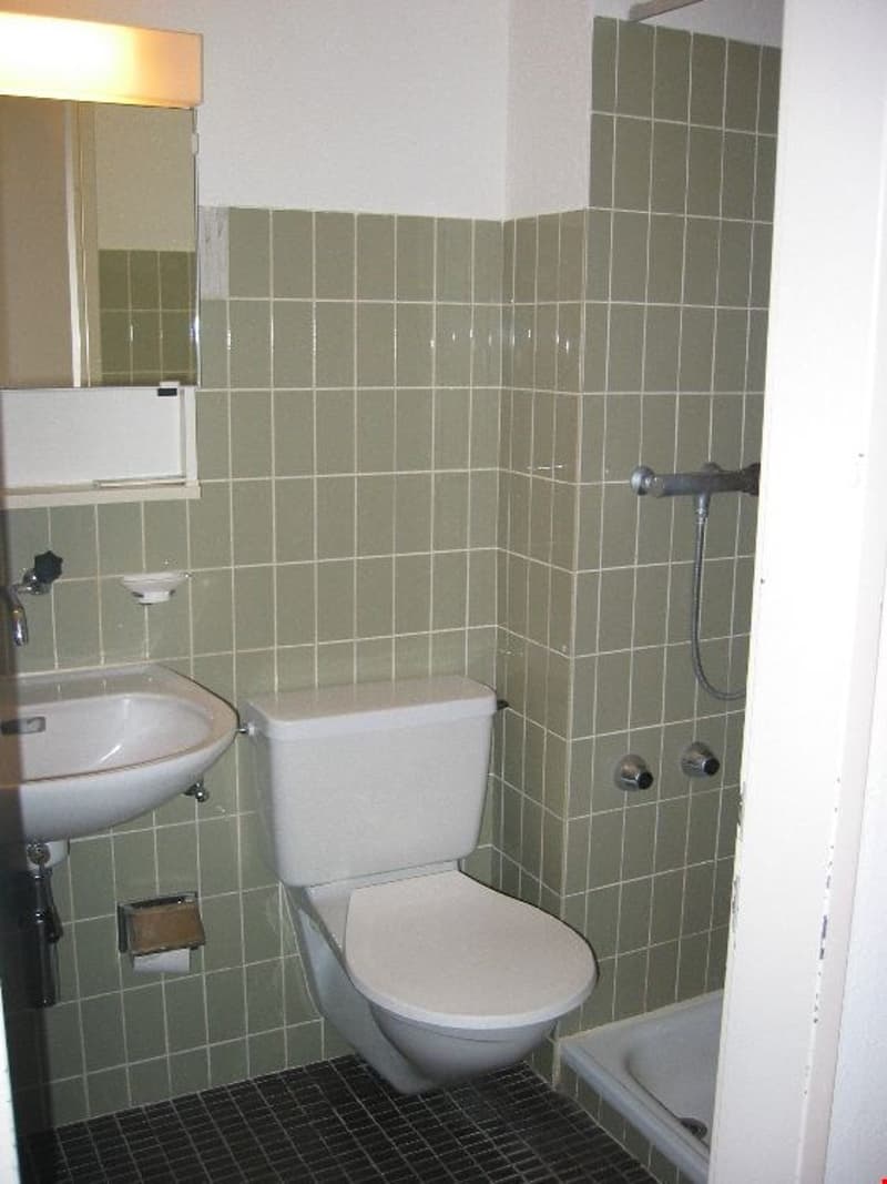 Badezimmer mit Dusche