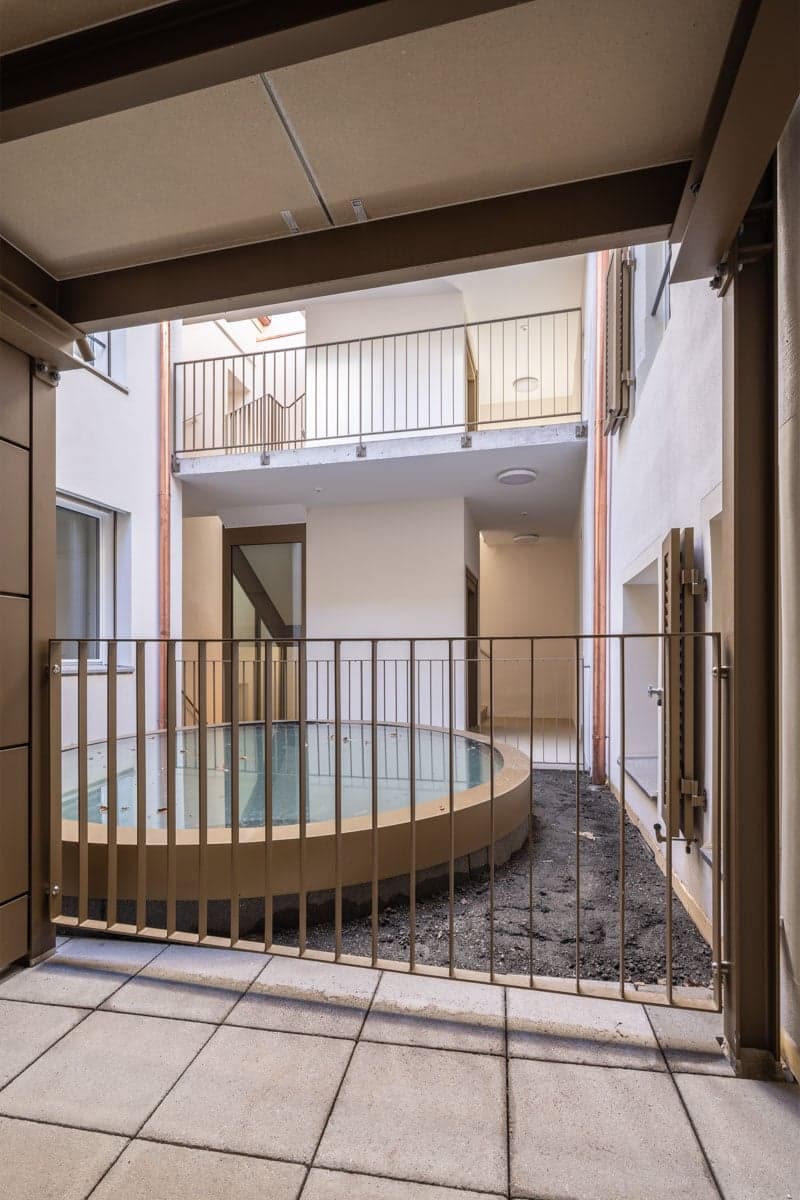 Fascino! Appartamento di 4,5 locali in un edificio storico con balcone a Liestal – disponibile immediatamente (9)